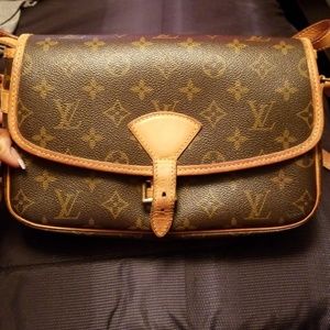 Louis Vuitton Sologne